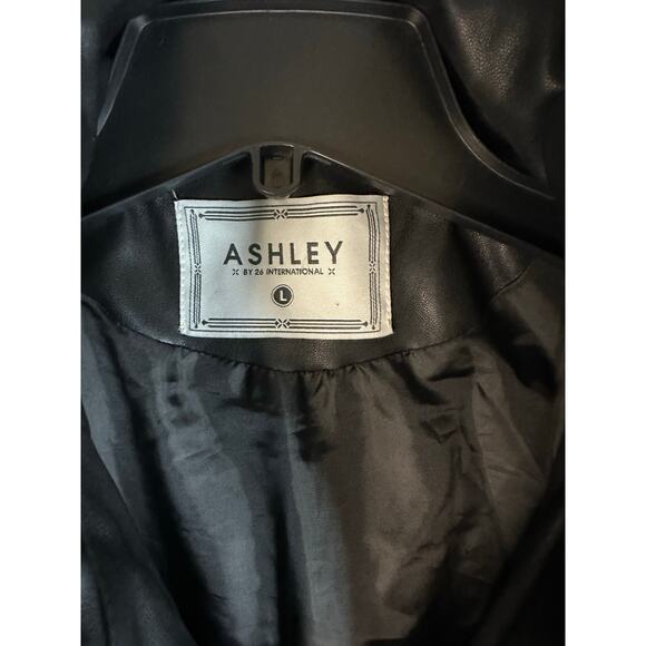 Ashley by 26 International women black faux leather puffer jacket cropped shiny - Picture 2 of 9